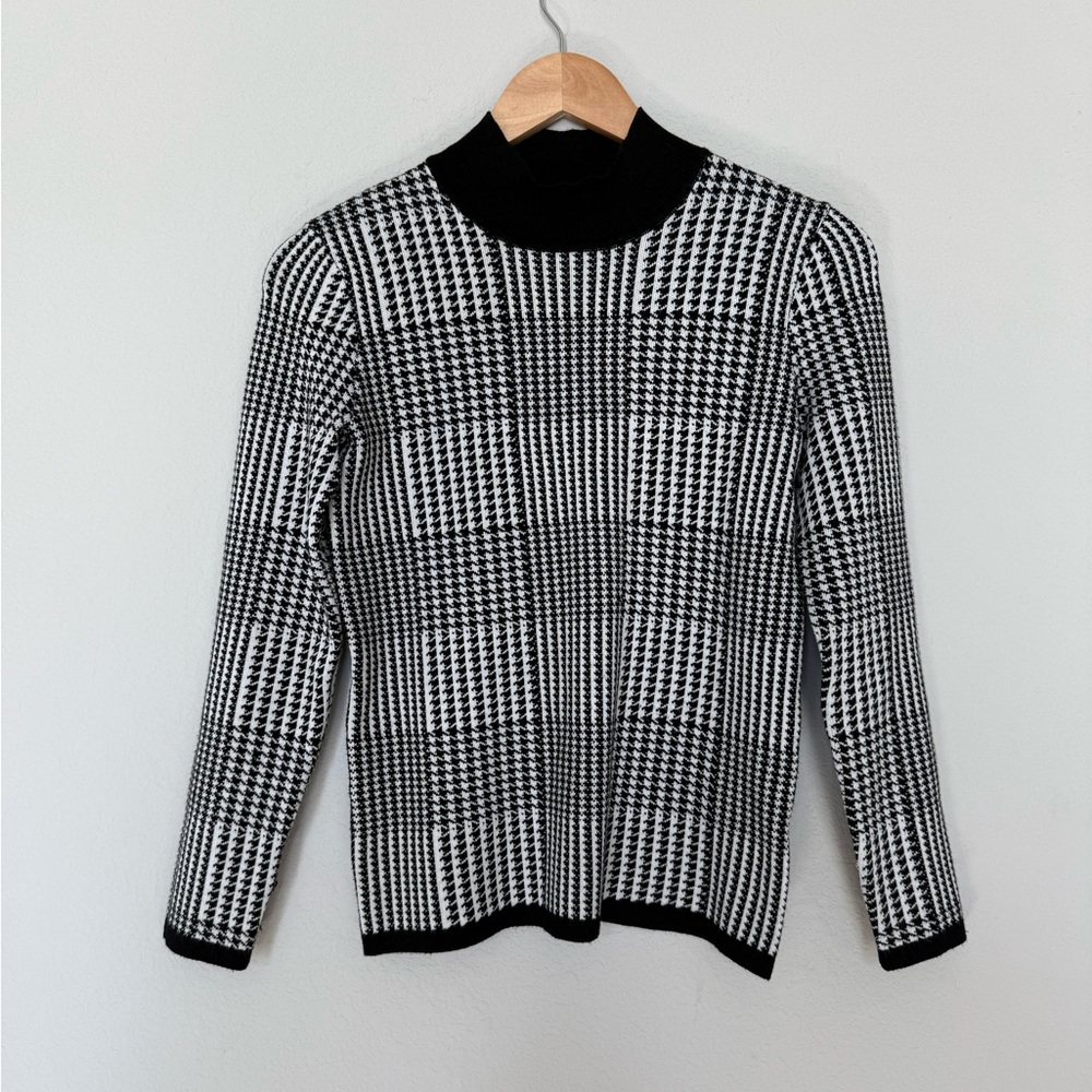 T Tahari Black and White Houndstooth Sweater